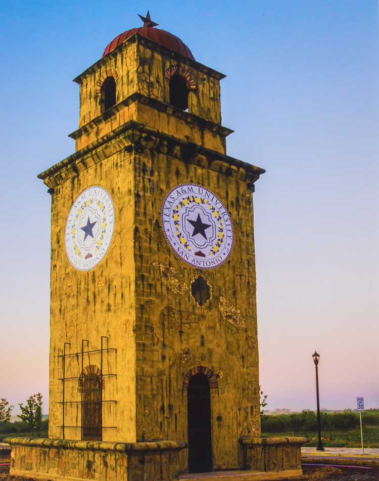 Torre de Los Suenos (Tower of Dreams)